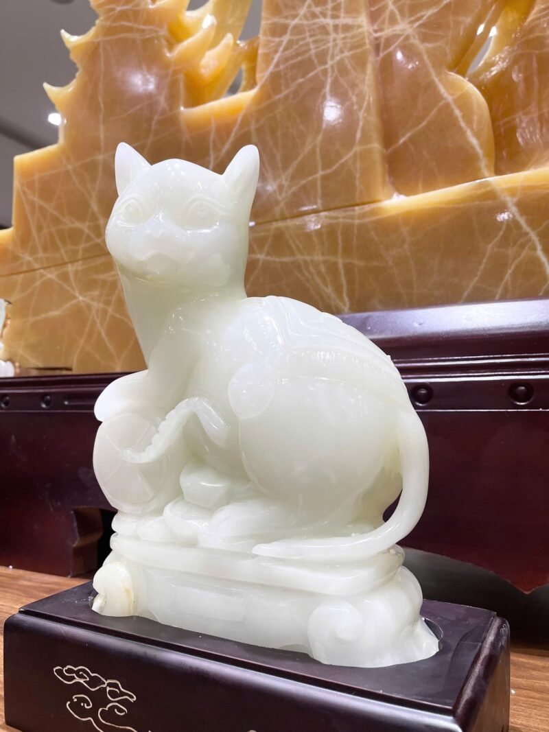 Tác phẩm Tuổi Mão bằng ngọc Onyx trắng kích thước 28,5x21cm - Ảnh 4